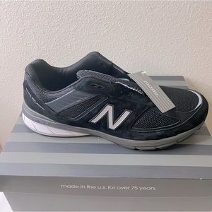 NEW BALANCE MEN SIZE 16 NWT/Wide 2E Black gray trim Sneakers